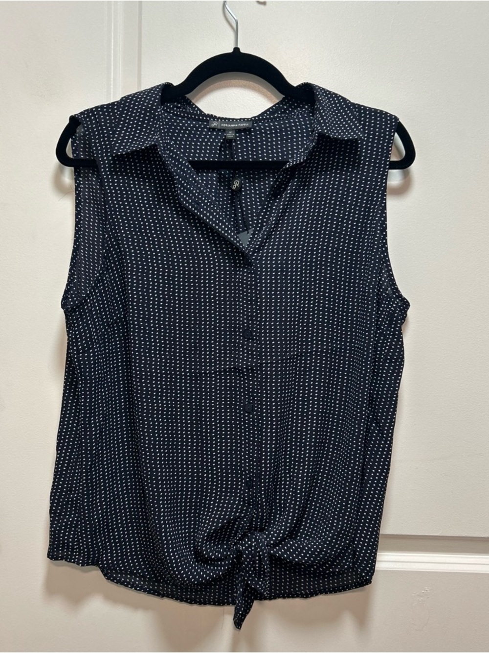 Adrianna Papell Black Sleeveless Dot Tie-Hem Blouse